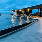 The Base Central Pattaya 100 By Numam