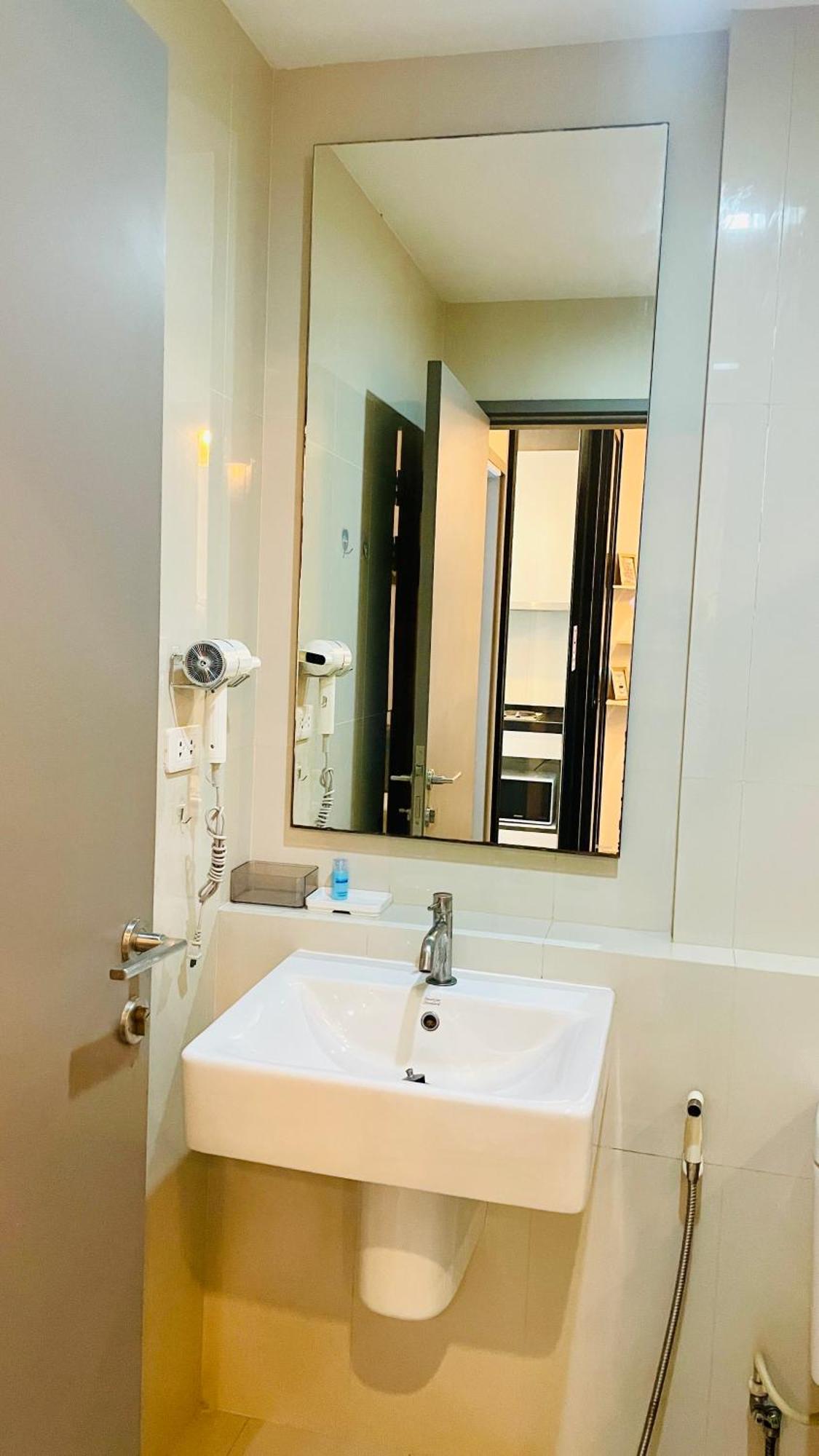 Apartment The Base 100 By Numam Pattaya