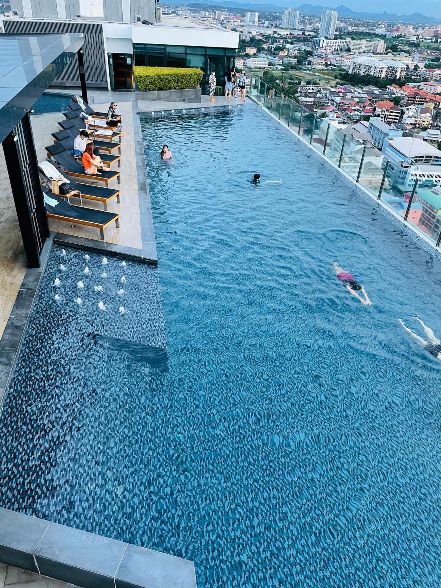 The Base 100 By Numam * Pattaya