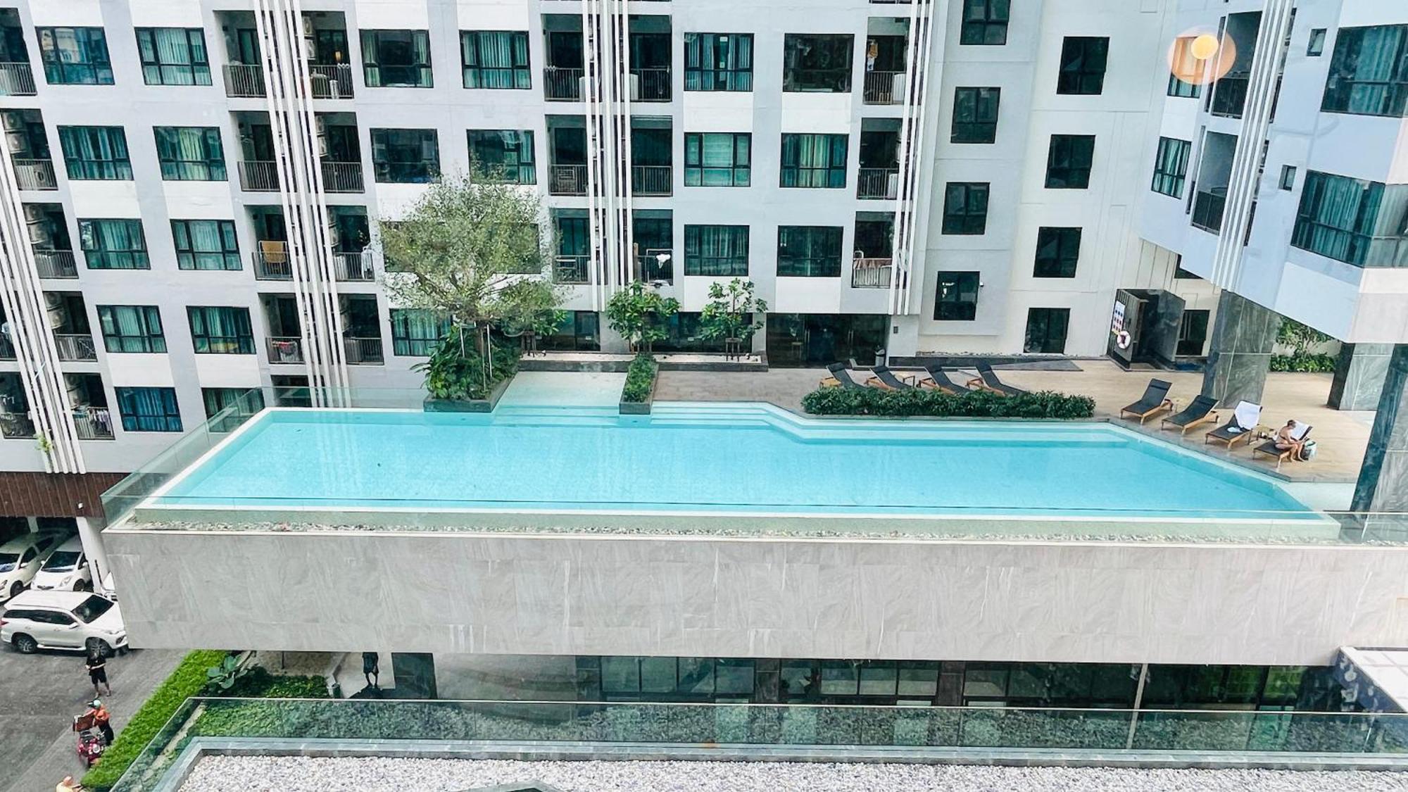 The Base 100 By Numam * Pattaya